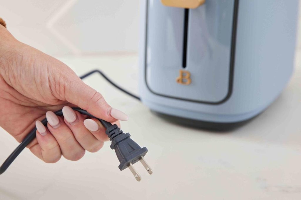 SB. Before going to sleep, there is one kitchen appliance that you must unplug at all costs to avoid a fire!